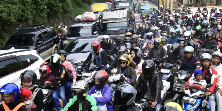 Keselamatan Berkendara, risiko kecelakaan, jalan daerah, Mudik Lebaran: Kenapa Pengemudi Perlu Hati-hati di Jalan Daerah?