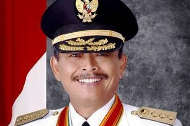 Prabowo Subianto, purnawirawan, Bibit Waluyo, presiden Republik Indonesia, jenderal kehormatan, pangkat istimewa, Profil Bibit Waluyo, Purnawirawan TNI yang Dapat Pangkat Istimewa, Pendidikan dan karier militer Bibit Waluyo, Karier politik Bibit Waluyo, Ketegangan Bibit Waluyo dengan Joko Widodo, Penghargaan pangkat istimewa