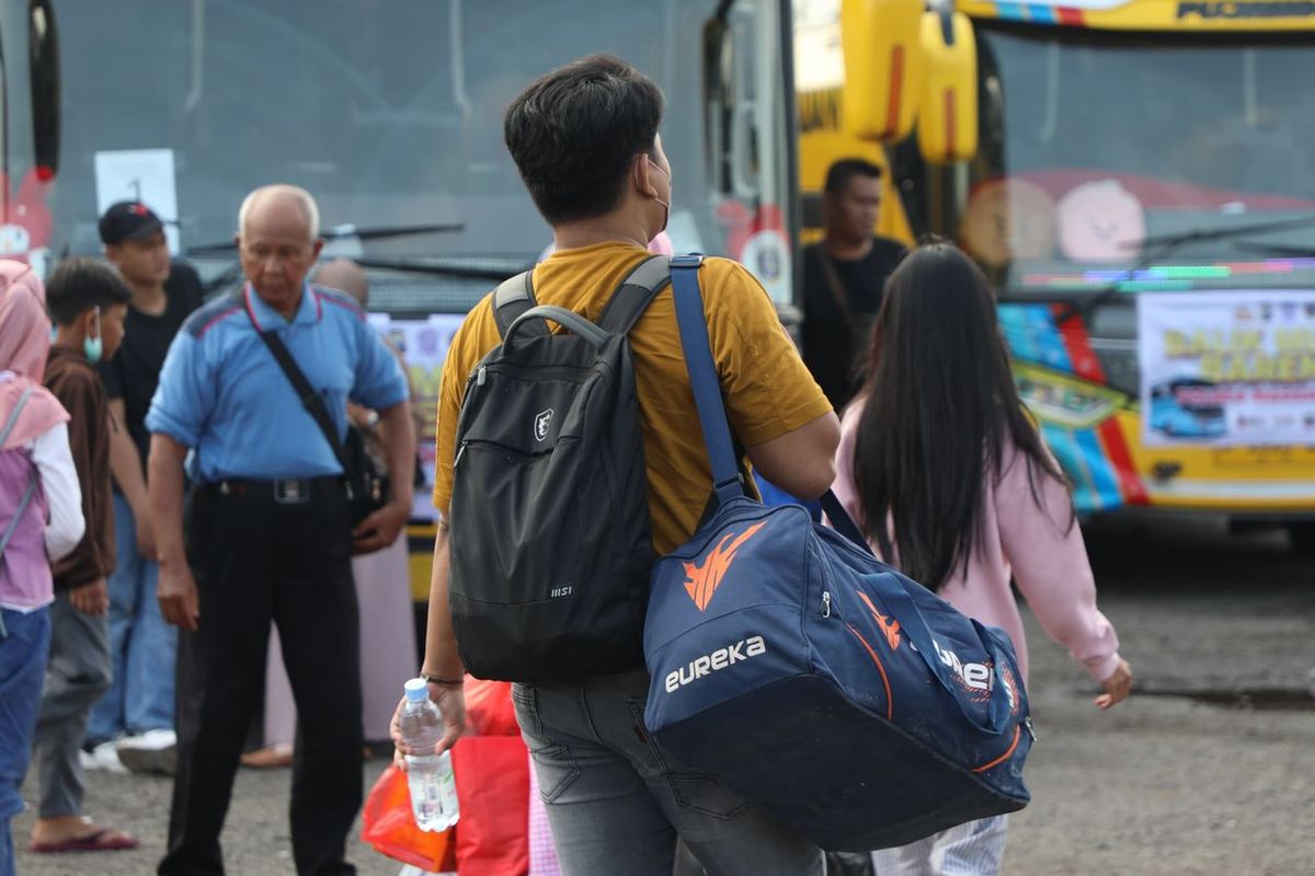 Kemenhub, lalu lintas, Mobilitas Nataru 2025/26: Penumpang Angkutan Umum Tembus 10,1 Juta