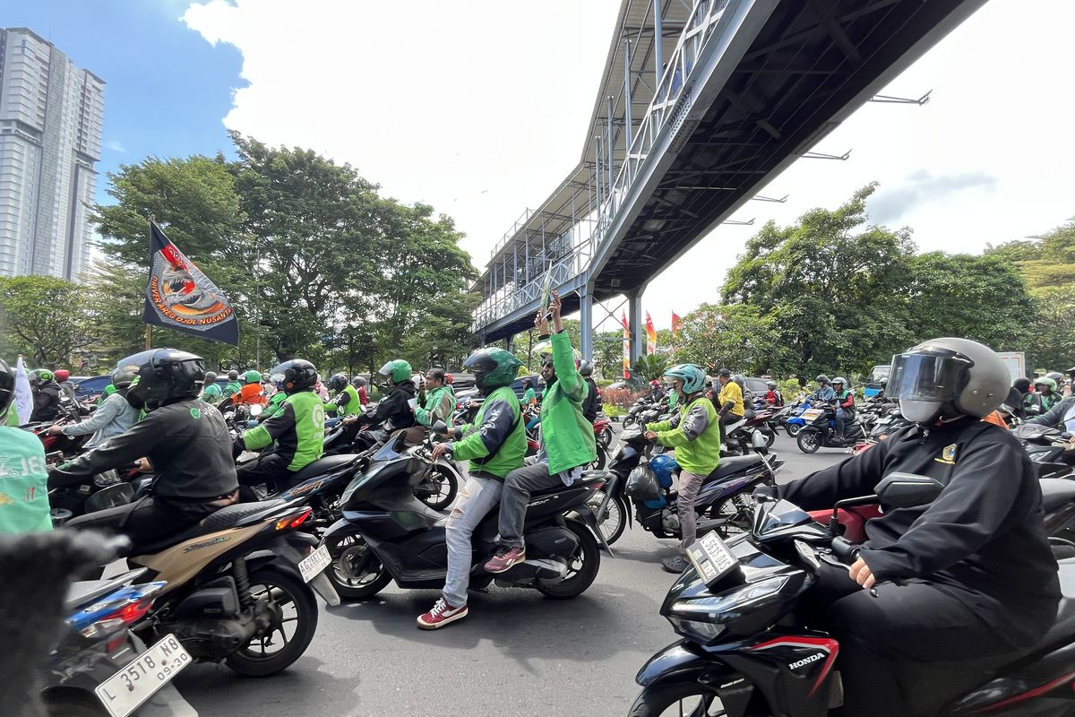 Garda Indonesia, ojol, Gojek, GoTo, Grab, Tanggapan Asosiasi Soal Perpres Ojol: Minta Aplikator Segera Patuh
