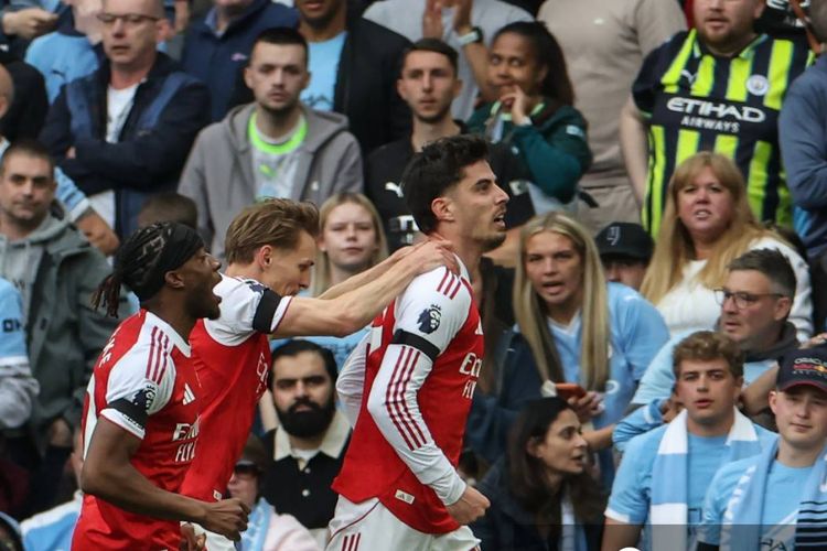 Arsenal, Rayan Cherki, Donnarumma, Liga Inggris, Manchester City, Hasil HT Man City Vs Arsenal 1-1: Diwarnai Gol Indah Cherki dan Blunder Donnarumma
