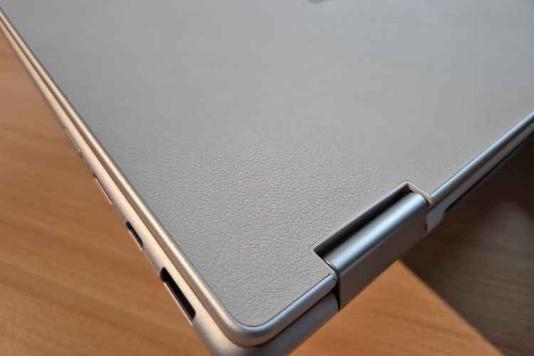 Lenovo, laptop premium, silicone vegan leather, Lenovo Yoga 7i 2-in-1, Begini Rasanya Produktif Seharian Pakai Lenovo Yoga 7i 2-in-1 Berlapis Silicone Vegan Leather