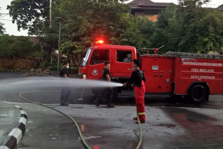 rotator, kendaraan prioritas, sirine, Strobo, penyalahgunaan strobo, Perbedaan Warna Rotator Menurut Peraturan: Fungsi dan Pemilik yang Sah