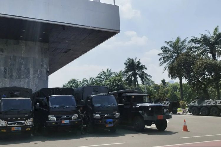 DPR RI, Mako Brimob, demo jakarta, Demo 1 September 2025, demo 1 september, Demo 1 September 2025 Jakarta, 7 Titik Lokasi Demo 1 September di Jakarta, Waspadai Daerah Rawan Macet, 1. Depan Gedung DPR/MPR RI, Tanah Abang, 2. Depan Kementerian Pendidikan, Kebudayaan, Riset, dan Teknologi, Gambir, 3. Kantor Pusat Layanan Pembiayaan Pendidikan (Puslapdik), Gambir, 4. Silang Selatan Monas, Gambir, 5. Depan Sat Brimob Polda Metro Jaya, Kwitang, 6. Kantor DPP Partai Nasdem, Menteng, 7. Sawah Besar