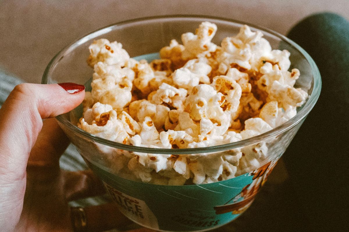 edamame, popcorn, Camilan sehat, tomat ceri, camilan rendah kalori, camilan yang tak bikin gemuk, camilan sehat yang tak bikin gemuk, 8 Camilan yang Tak Bikin Gemuk Menurut Ahli Gizi, Bisa Dinikmati Tanpa Rasa Bersalah, 1. Jamur, 2. Semangka, 4. Popcorn, 6. Edamame, 7. Rumput Laut, 8. Tomat Ceri