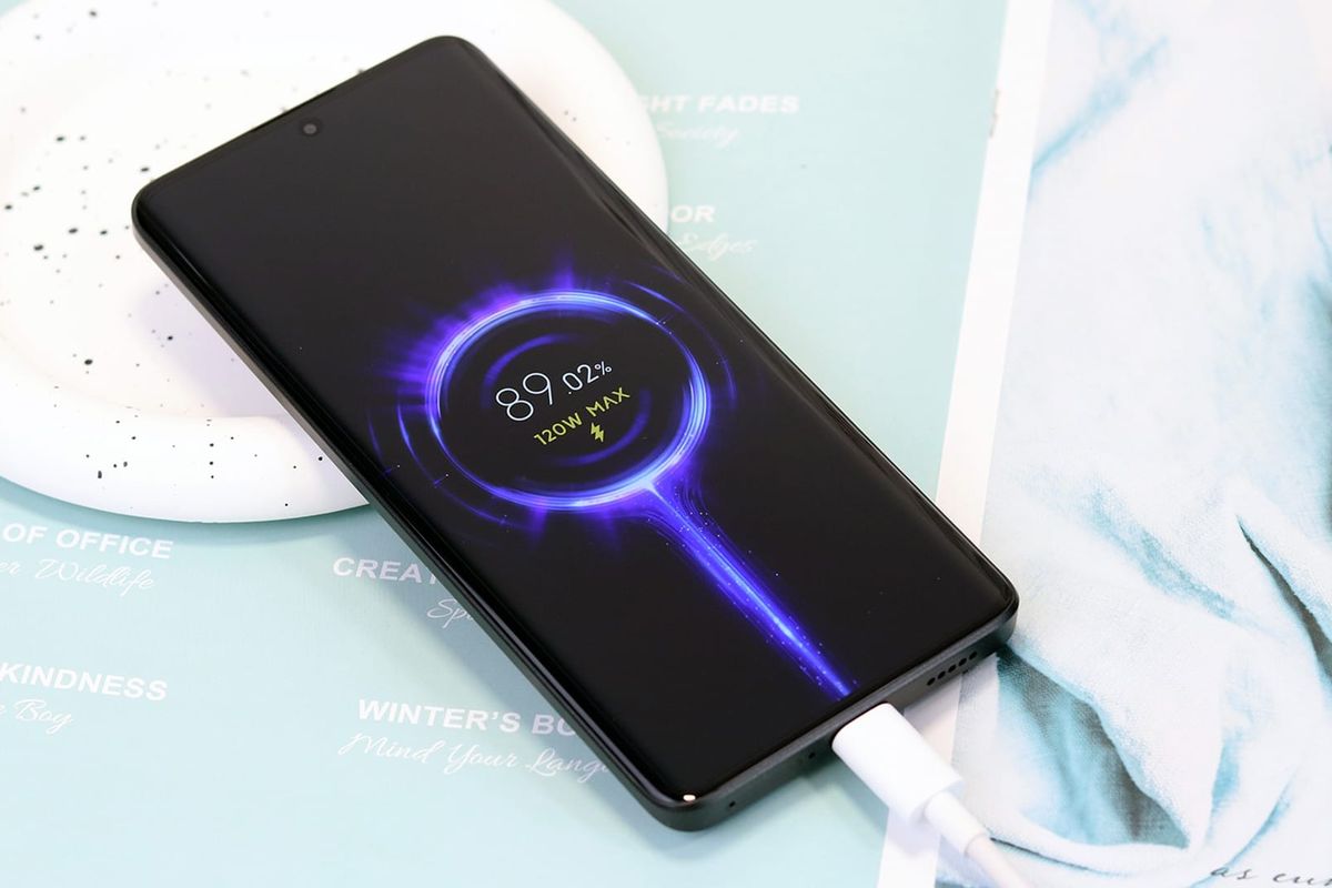 juice jacking, charger, Apa Itu Juice Jacking? Modus Baru yang Bisa Curi Data dari Charger Publik