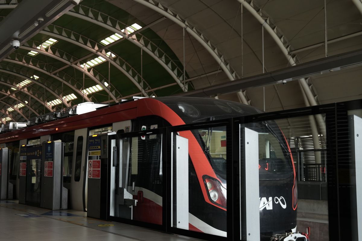 LRT Jabodebek, LRT Jabodebek Terapkan Tarif Rp 5.000-10.000 Saat Libur Imlek 14-17 Februari 2026