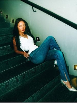 Erika Carlina, Erika Carlina hamil, style erika carlina, erica carlina, siapa erika carlina, erika carlina siapa, Contek 3 Style Erika Carlina, dari Sporty sampai Feminin