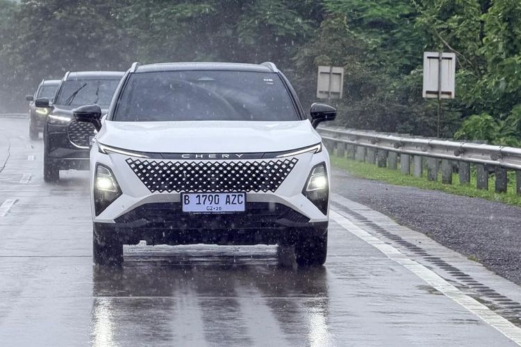 Chery, Hybrid, mesin, C5 CSH, efisiensi, performa, bahan bakar, tenaga, Sensasi One Car Two Vibes Chery C5 CSH Tempuh Jakarta–Semarang