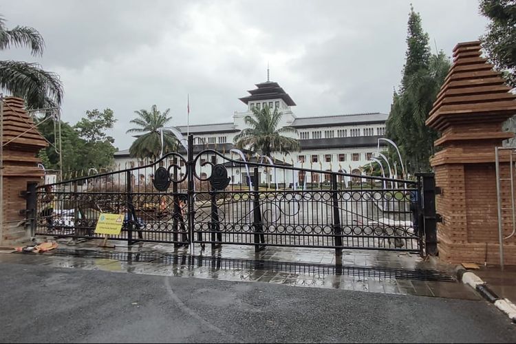 Bandung, Bandung – Yogyakarta Kini Bisa Naik Pesawat dari Bandara Husein Sastranegara, Kembalikan Bandung ke peta konektivitas udara nasional, Jadwal Wings Air Bandung - Yogyakarta, Membuka akses Bandung dari 10+ kota lain, Respons Pemerintah Kota Bandung