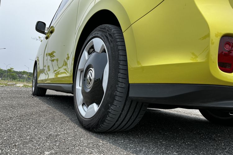 mobil, mobil listrik, ban kempis, VW ID. Buzz, Alasan VW ID. Buzz Tak Punya Ban Serep dan Tire Repair Kit