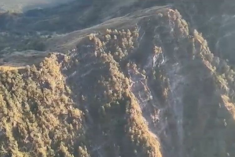 Gunung Rinjani, Dewi Anjani, Rinjani, rinjani, dewi Anjani, dewi anjani lombok, dewi anjani rinjani, dewi anjani gunung rinjani, dewi anjani di gunung rinjani, dewi anjani penguasa gunung rinjani, Menjaga Gunung Rinjani, Istana Sang Dewi Anjani, Istana Dewi Anjani dan Pesona Segara Anak, Warisan Leluhur: Hutan Adat Mandala, Ritual Pembadak: Memohon Restu Alam, Entok Likubuak dan Tata Adat Pendakian, Gunung Rinjani, Penjaga Kehidupan Pulau Lombok