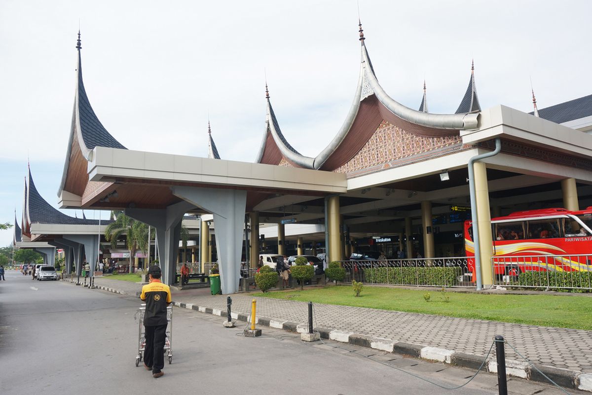 Cek Harga Tiket Pesawat Mudik Lebaran 2026 Rute Jakarta–Padang