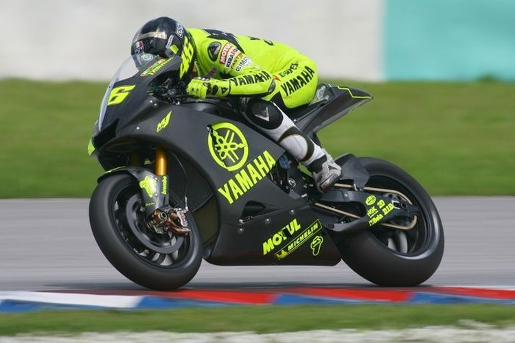 MotoGP, Valentino Rossi, lelang helm, yamaha, sesi tes pra-musim, motogp 2025, motogp authentics, Helm AGV Valentino Rossi Dilelang, Harganya Fantastis