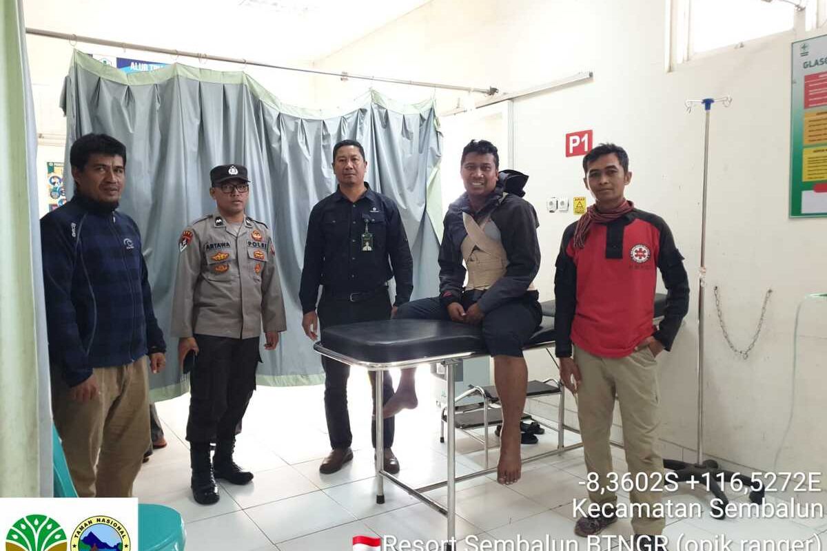 Gunung Rinjani, Rinjani, Lombok, pendaki Malaysia, rinjani, pendaki gunung rinjani, pendaki malaysia, pendaki malaysia jatuh di rinjani, pendaki malaysia tergelincir, Kronologi Pendaki Asal Malaysia Terpeleset di Gunung Rinjani, Dievakuasi dalam Kondisi Selamat