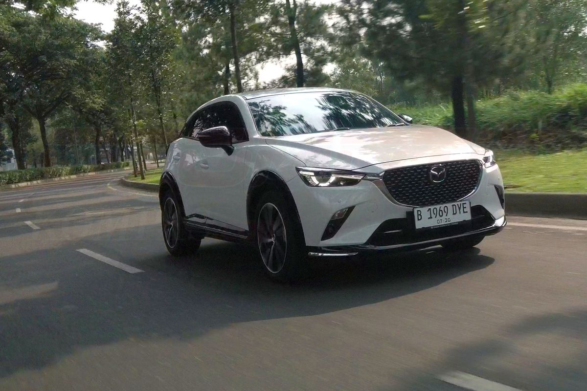 konsumsi bahan bakar, Spesifikasi mesin, SUV ringkas, Mazda CX-3 Kuro, Konsumsi Bahan Bakar Mazda CX-3 Kuro: Efisien untuk Perkotaan, Mazda CX-3 Kuro: SUV Ringkas dengan Konsumsi Bahan Bakar Efisien, Spesifikasi Mesin yang Menjanjikan Performa Halus, Pengujian Konsumsi Bahan Bakar yang Memuaskan, Konsumsi Bahan Bakar yang Bersaing di Kelasnya