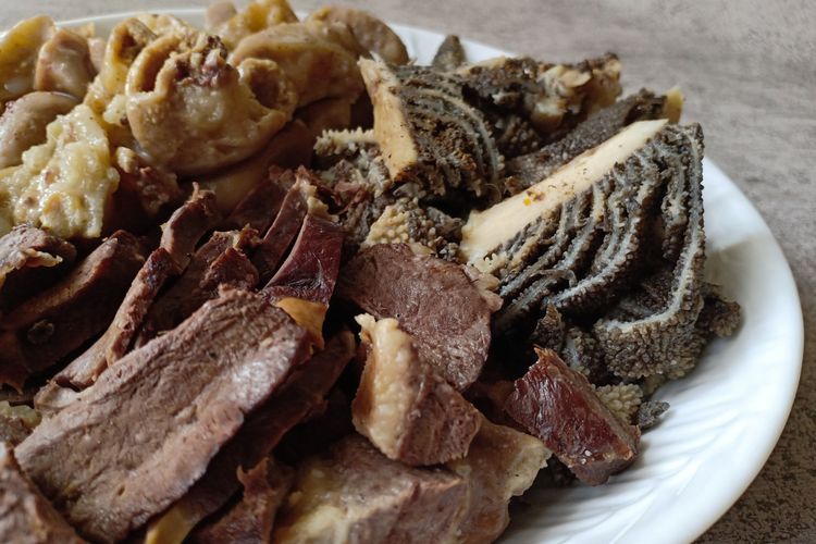 Idul Adha, pola makan seimbang, idul adha, pola makan sehat, daging kurban, tips makan sehat, pola makan sehat dan bergizi, pola makan seimbang seperti apa, 6 Tips Menerapkan Pola Makan Seimbang Setelah Makan Daging Berlebih Menurut Dokter, 1. Perbanyak serat dan cairan, 2. Konsumsi probiotik, 3. Batasi konsumsi daging, 4. Hindari jeroan, 5. Perhatikan asupan karbohidrat, 6. Perhatikan metode memasak