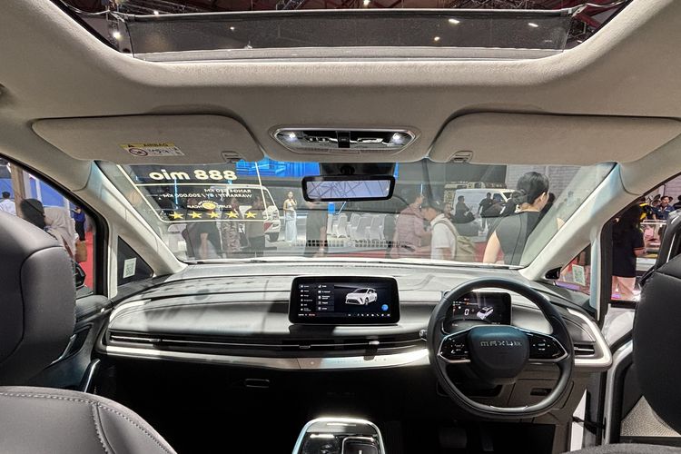 MAXUS, MIFA 9, kendaraan listrik, MAXUS Indonesia, MAXUS MIFA 9, mobil listrik, Bukan Sekadar EV, Begini Pengalaman Mencoba MAXUS MIFA 9 di IIMS 2026, Kesan pertama saat memasuki kabin, Tata kabin yang lapang dan fungsional, Pengalaman duduk di captain seat yang jadi sorotan, Dari kursi penumpang ke balik kemudi, Performa dan daya jelajah