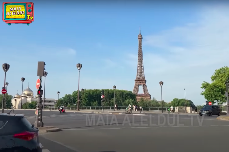 Irwan Mussry, Maia Estianty, tempat wisata Irwan Mussry, Irwan Mussry wisata luar negeri, Maia Estianty ke Brasil, Irwan Mussry ke Paris, 7 Tempat Wisata Luar Negeri yang Pernah Didatangi Irwan Mussry dan Maia Estianty, Kawasan Menara Eiffel, Paris, Sugarloaf Mountain, Brasil, Parque das Aves, Iguazu Falls, air terjun raksasa di Brasil, Itaipu Binacional, Brasil, Danau Resia, Austria, Lake Garda