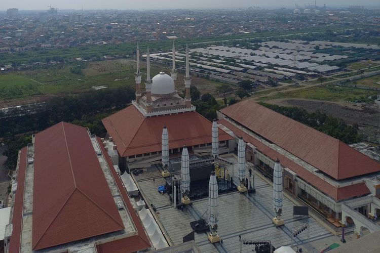 buka puasa Semarang, Jadwal Buka Puasa Kota Semarang Hari Ini 11 Maret 2026, Lengkap Daftar Masjid untuk Iktikaf, 1. Masjid Agung Jawa Tengah, 2. Masjid Raya Baiturrahman, 3. Masjid Agung Semarang (Kauman), 4. Masjid Kampus Universitas Diponegoro, 5. Masjid Al-Azhar Semarang