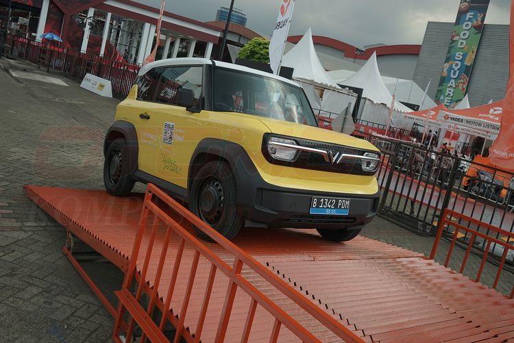 pengalaman pengguna, mobil listrik, VinFast VF3, Nico Hartono, Curhat Pemilik Vinfast VF3 Setelah 3 Bulan Pemakaian, Mobil Listrik Vinfast VF3: Pengalaman Harian Nico Hartono, Kenyamanan Berkendara dengan Vinfast VF3, Kelemahan pada Pengisian Daya dan Fitur Lainnya, Pelayanan Servis dan Kesimpulan, Plus dan Minus Vinfast VF3