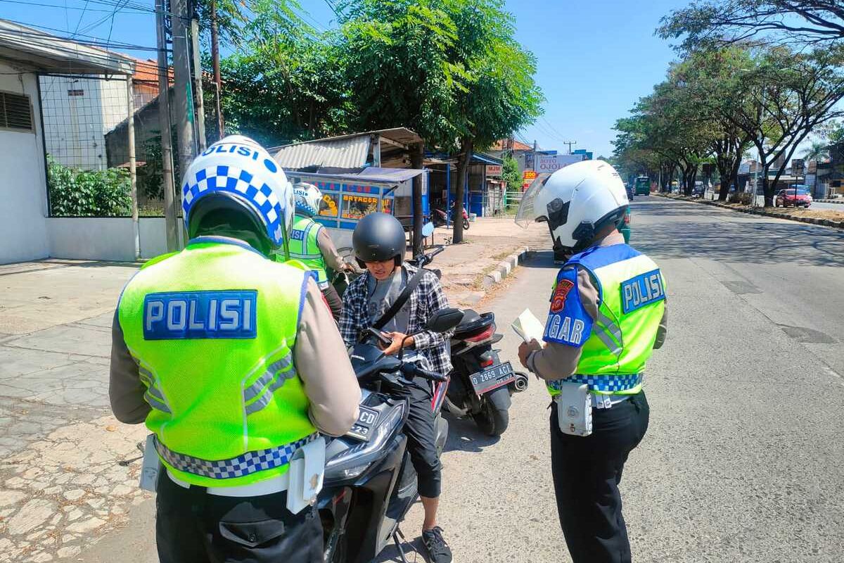 warganet, tilang manual, polantas, ETLE, Ramai Permintaan Tilang Manual Kembali Diberlakukan, Ini Penjelasan Polisi