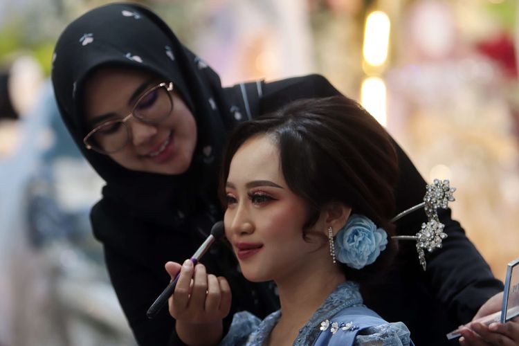 Douyin, Douyin makeup, douyin, douyin makeup, tips makeup, douyin makeup adalah, tips makeup douyin, makeup china, makeup dari china, Douyin Makeup, Tren Makeup dari China yang Cocok untuk Mata Kecil