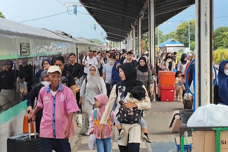 mudik Lebaran 2026, Jangan Sampai Kehabisan! Tiket Mudik H-3 dan H-2 Lebaran Masih Ada, 1. Cek setelah pukul 00.00 WIB, 2. Rajin refresh laman pemesanan tiket, 3. Siapkan opsi tanggal altenatif, 4. Pakai rute alternatif, 5. Beli tiket di kanal resmi