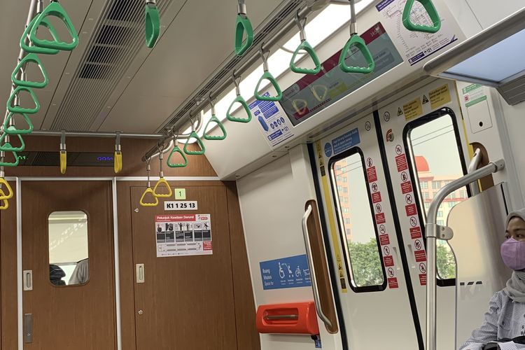 rasanya naik krl cli 125, pengalaman naik krl cli 125, pengalaman naik krl baru, krl cli 125 rute mana saja, fasilitas krl cli 125, Sensasi Naik KRL Baru CLI-125, Rasanya Seperti Naik MRT