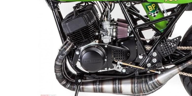 Kendaraan modern, risiko kerusakan, bahan bakar E10, kompatibilitas mesin, Kompatibilitas E10 pada Mobil Tahun 2000 ke Atas, Simak Kata Ahli, Kendaraan Apa yang Kompatibel dengan E10?, Apa Saja Komponen Mesin yang Tahan Terhadap Etanol?, Apakah Ada Risiko Kerusakan Mesin?, Bagaimana Contoh Penggunaan Biodiesel di Indonesia?, Apakah Semua Kendaraan Kompatibel dengan E10?, Apa Langkah yang Harus Diambil Menuju Transisi?