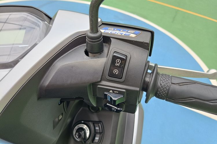 Yamaha FreeGo 125, skuter matik, f fitur keyless, transportasi harian, Yamaha FreeGo 125: Opsi Skuter Matik Praktis untuk Harian