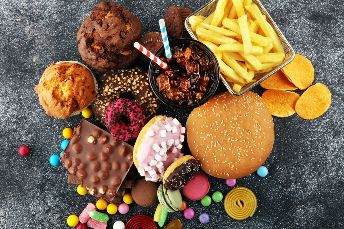 Ginjal, ginjal, Kebiasaan makan yang merusak ginjal, Ginjal sehat, tips ginjal sehat, kebiasaan makan yang merusak ginjal, 7 Kebiasaan Makan yang Merusak Ginjal, Jangan Diteruskan, 1. Terlalu sering mengonsumsi obat pereda nyeri, 2. Kebanyakan makan garam, 3. Terlalu sering makan makanan olahan, 4. Kurang minum air putih, 5. Makan daging berlebihan, 6. Kebanyakan gula, 7. Minum alkohol