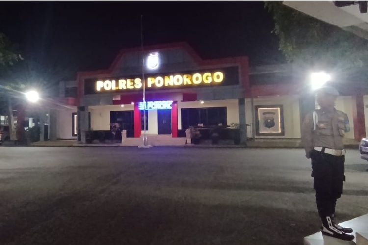 Sugiri Sancoko, KPK OTT Sugiri Sancoko, sugiri sancoko bupati ponorogo, kpk ott sugiri sancoko, profil sugiri sancoko, KPK OTT Sugiri Sancoko, Bupati Ponorogo, Terkait Kasus Apa?