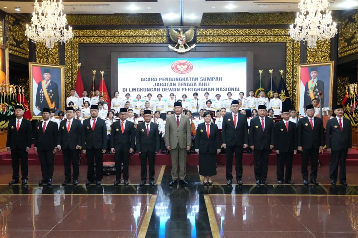 Noe Letto, tenaga ahli DPN, Sabrang Mowo Damar Panuluh, Deretan Anak Tokoh Nasional: Anak Cak Nun, Hotman Paris, dan Purnomo Yusgiantoro Jadi Tenaga Ahli DPN, Siapa Noe Letto dan apa perannya di Dewan Pertahanan Nasional?, Bidang keahlian apa yang menjadi kontribusi Noe Letto?, Mengapa pelantikan tenaga ahli DPN dianggap penting?, Siapa saja tenaga ahli DPN yang dilantik bersama Noe Letto?, Apa itu Dewan Pertahanan Nasional?