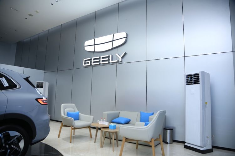 Mercedes-Benz, Geely, mobil listrik, Mercedes-Benz Bakal Ambil Teknologi Mobil Listrik Geely