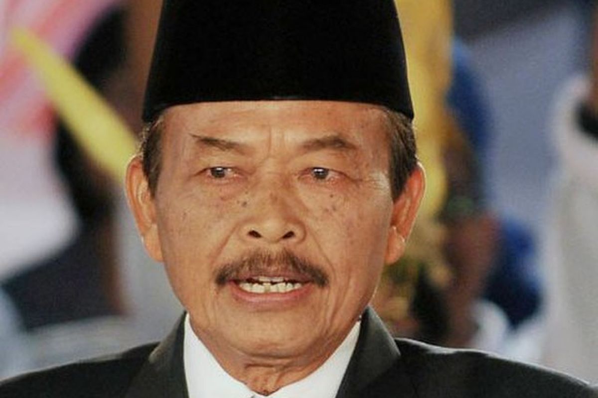 Prabowo Subianto, purnawirawan, Bibit Waluyo, presiden Republik Indonesia, jenderal kehormatan, pangkat istimewa, Profil Bibit Waluyo, Purnawirawan TNI yang Dapat Pangkat Istimewa, Pendidikan dan karier militer Bibit Waluyo, Karier politik Bibit Waluyo, Ketegangan Bibit Waluyo dengan Joko Widodo, Penghargaan pangkat istimewa