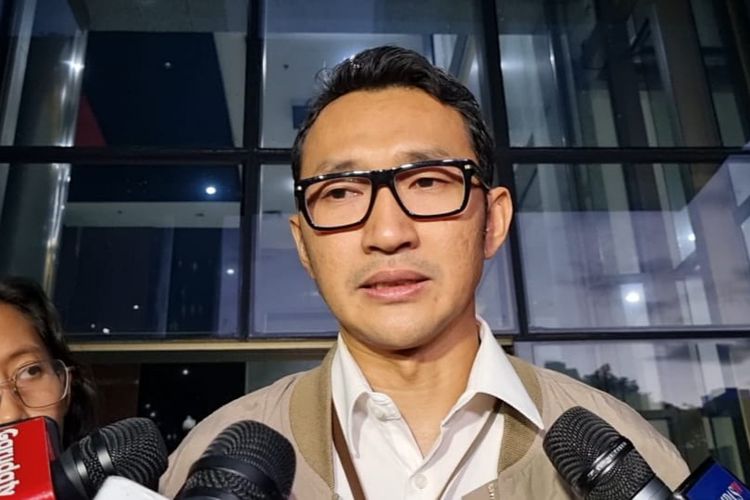 Kasus Sengketa Lahan PN Depok, KPK Temukan Indikasi Modus Baru Korupsi Suap Hakim, Mengapa KPK Menyebut Ini Sebagai Modus Baru?, Apa Hasil Penggeledahan KPK?, Kasus Apa yang Sedang Diusut KPK?, Siapa Saja yang Terjaring dalam OTT?