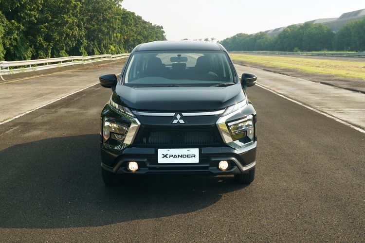 LMPV, Toyota Avanza, BYD M6, Penjualan Mobil, Avanza dan Xpander Dominasi Pasar LMPV, M6 Jadi Penantang