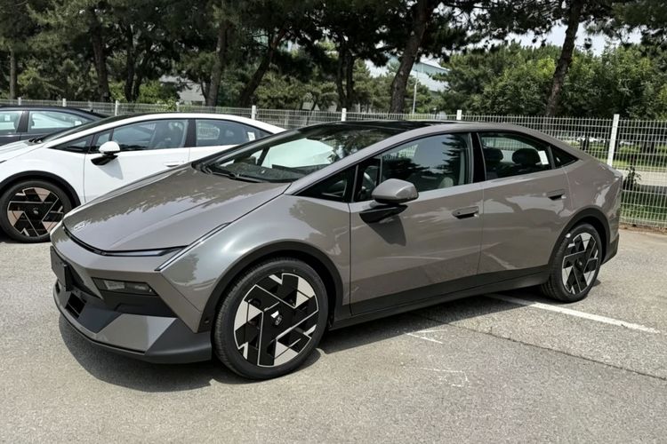 Hyundai, Hyundai Ioniq V, sedan listrik, Hyundai Ioniq V, Tantang Sedan Listrik China