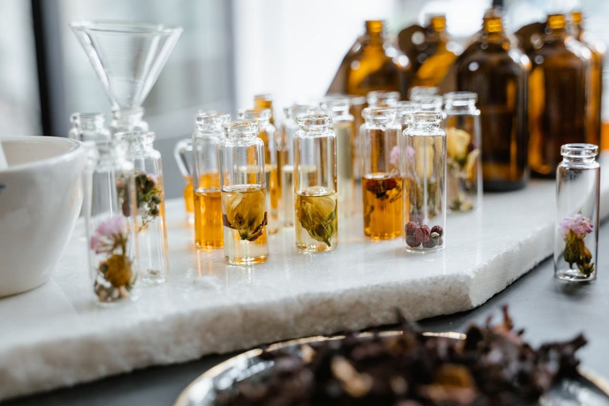 Patchouli, Benzoin, kemenyan, patchouli, benzoin, Kemenyan, nilam aceh, aroma patchouli, Nilam dan Kemenyan, Sumber Wewangian Indonesia yang Mendunia