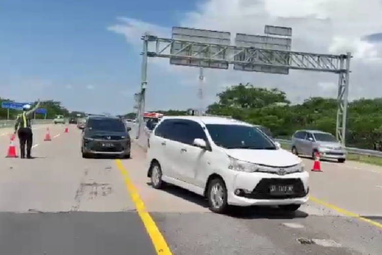 arus balik, one way lokal, Semarang, contraflow, Arus Balik: One Way Lokal dan Contraflow di Tol Semarang Arah Jakarta