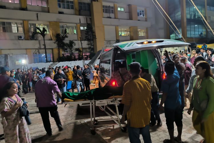 jember, Probolinggo, kecelakaan di bromo, RS Bina Sehat, RS Bina Sehat Jember, kecelakaan bus di bromo, karyawan RS Bina Sehat meninggal, Kecelakaan Bus Pegawai RS Bina Sehat Jember di Bromo, Hendra, Istri, dan Anaknya Meninggal Dunia, Percakapan Terakhir dengan Anak dan Cucu, Wasiat Terakhir Hendra, Kronologi Kecelakaan Bus Probolinggo, Jumlah Korban Kecelakaan Bus Probolinggo