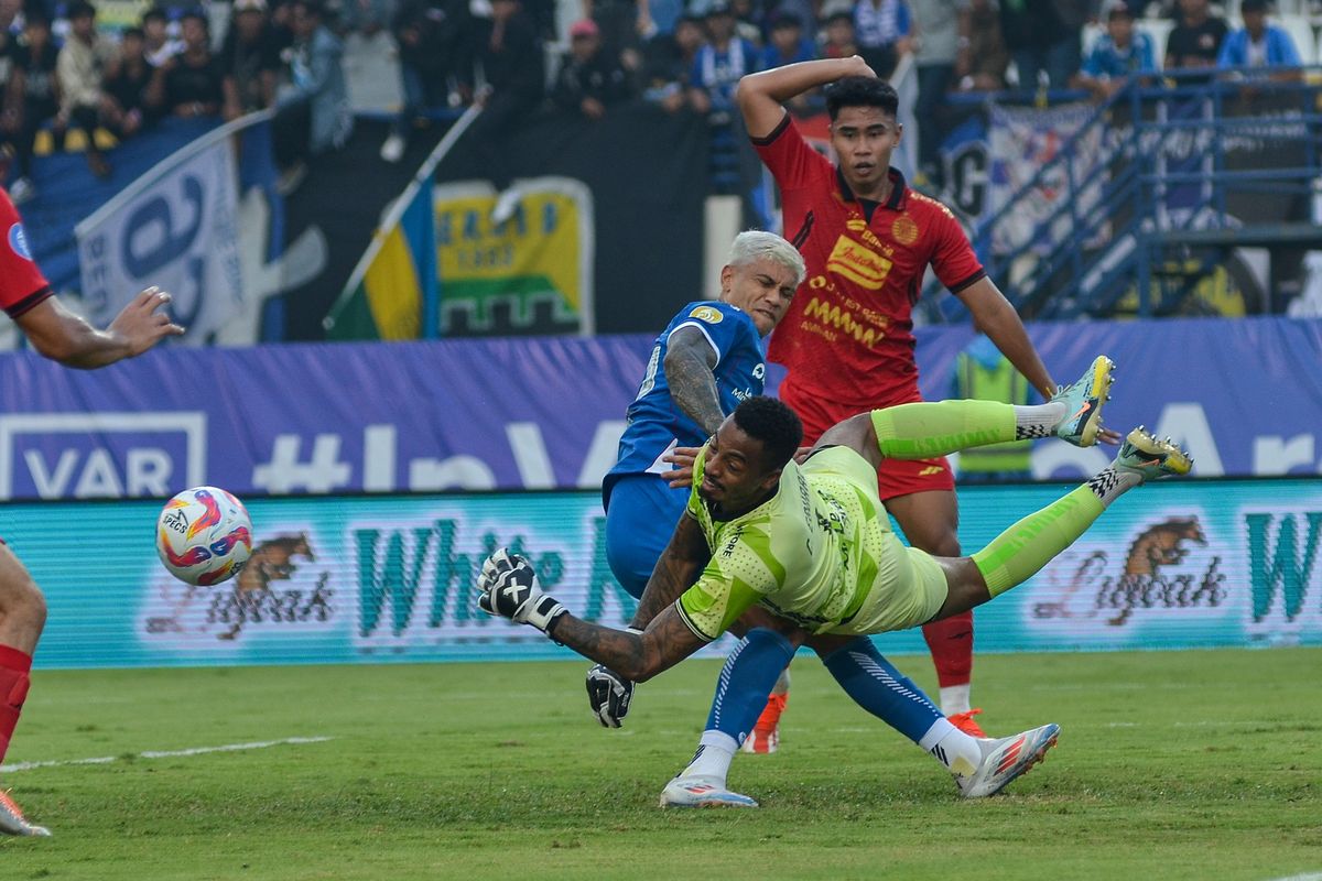 Persija Jakarta, kontrak, Carlos Eduardo, Liga 1, persija jakarta, Persija Jakarta Perpanjang Kontrak Kiper Carlos Eduardo