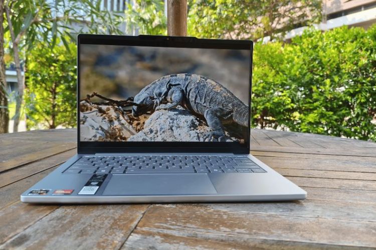 Lenovo, IdeaPad Slim 5, AMD Ryzen, laptop tipis dan ringan, AMD Ryzen 7, laptop bisnis, Menjajal Langsung IdeaPad Slim 5 13ARP10: Mobilitas Tinggi, Performa Mumpuni, Desain profesional dan ringkas, Resolusi tinggi untuk multitasking optimal, Performa mumpuni untuk beragam aktivitas, Kenyamanan keyboard khas Lenovo, Fitur pintar dan konektivitas lengkap, Baterai superior untuk mobilitas tanpa batas, Jaminan layanan purnajual terbaik