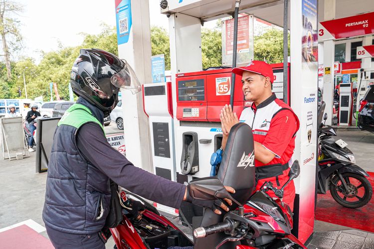 Harga BBM Pertamina, harga BBM, harga bbm di kalimantan timur, harga bbm november 2025, harga BBM per 1 November 2025, Harga BBM Pertamina di Kalimantan Timur Per 1 November 2025, Kenaikan Harga Pertamina Dex dan Dexlite, Harga BBM Pertamax Series di Kalimantan Timur Masih Stabil, BBM Subsidi Masih Sama: Pertalite Rp 10.000 dan Bio Solar Rp 6.800, Perbandingan Harga BBM di Kalimantan Timur dan Wilayah Lain, Penyesuaian Harga BBM dan Tantangan Energi Nasional, Cek Harga BBM Terbaru Melalui Aplikasi MyPertamina