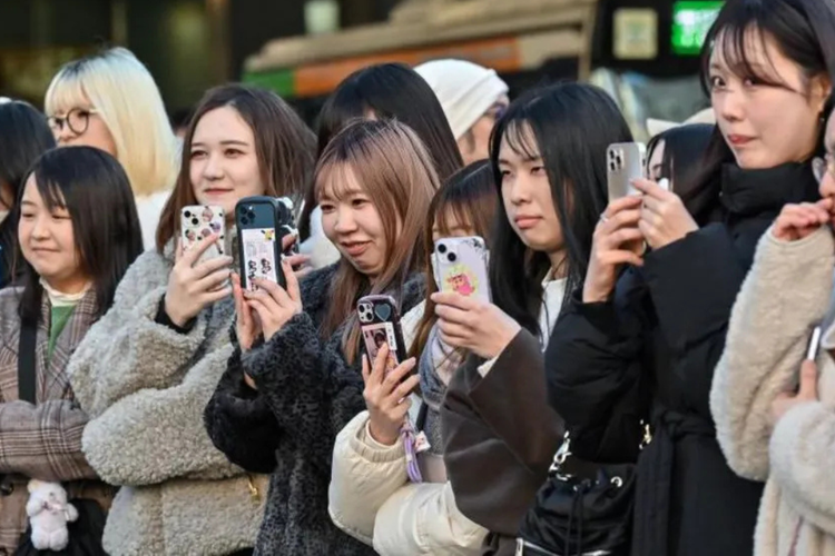 jepang, kecanduan gadget, Aturan Jepang, kecanduan hp, larangan pakai HP, Kota di Jepang Ingin Batasi Penggunaan HP Warga Maksimal 2 Jam Sehari