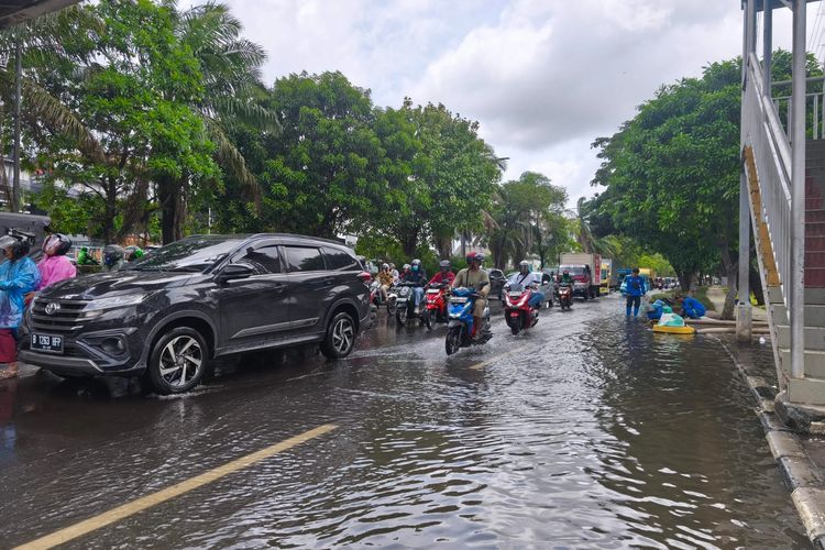 Jalan Daan Mogot, banjir, Update Banjir, Jalan Daan Mogot Masih Terendam Air