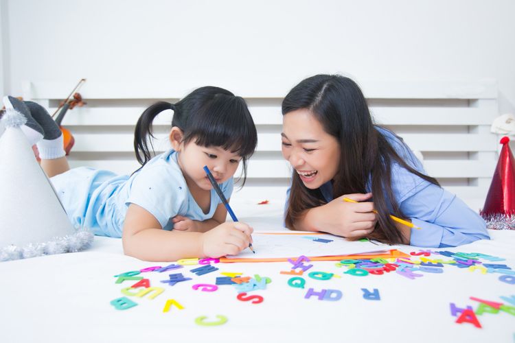 pola asuh anak, gaya parenting, parenting anak, parenting voc, perbedaan parenting antar generasi, tidak ada parenting yang sempurna, metode parenting, Mengapa Tak Ada Gaya Parenting yang Sempurna? Ini Kata Psikolog