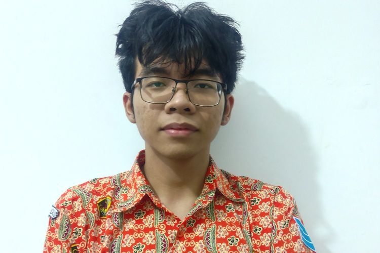 SMAN 1 Kudus, Belajar Mandiri Pakai AI, Siswa SMA Kudus Raih Nilai 100 Fisika di TKA