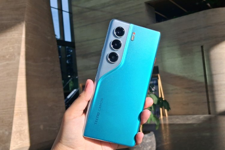 Tecno, Camon 40 Pro 5G, Tecno Camon 40 Pro 5G, Kamera Tecno Camon 40 Pro 5G, unboxing, spesifikasi, Smartphone, hands on, kamera tecno camon 40 Pro 5G, Unboxing Tecno Camon 40 Pro 5G, HP Android Rp 3 Jutaan Punya Tombol Khusus Kamera, Isi kemasan lengkap , Bobot ringan meski pakai casing, Kamera utama dan ultrawide, Port dan tombol "One-Tap" Button, Performa dan baterai, Android 15, tahan air dan debu , Fitur FlashSnap dan Tecno AI, Hasil foto Tecno Camon 40 Pro 5G